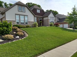 5888 Emerald Lake Dr, Fairfield, OH 45014