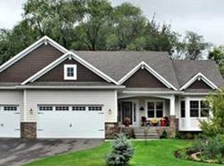2042 Eldridge Ave, Roseville, MN 55113