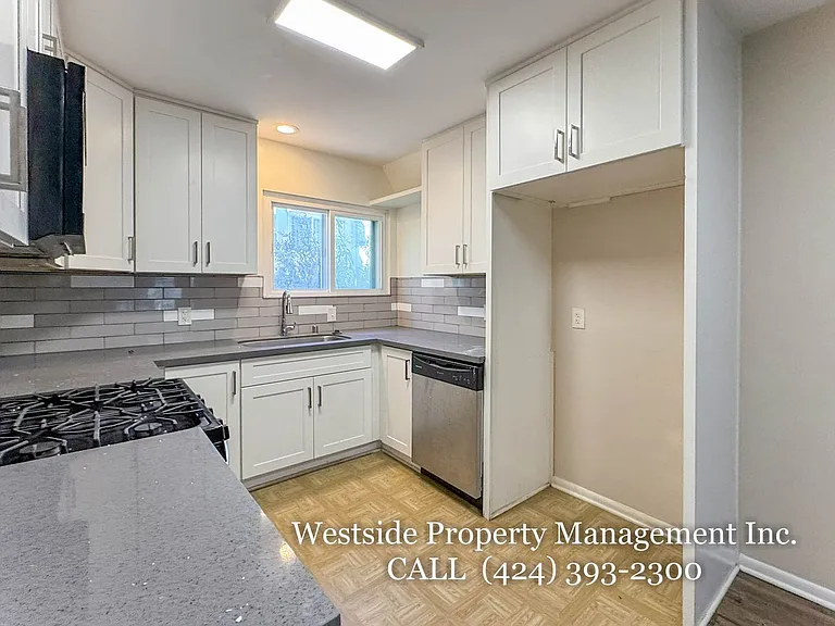 425 E Tamarack Ave #3 — Photo 4
