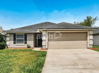 12107 Hayden Lakes Cir, Jacksonville, FL 32218