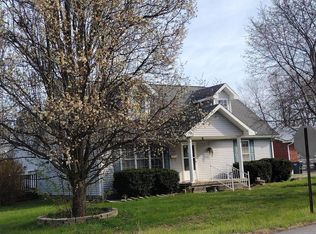 926 W Owen St, Scottsburg, IN