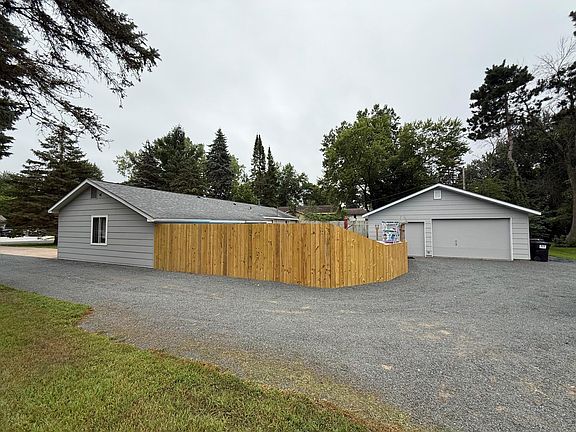 3rd image of 8408 Eastwood Rd