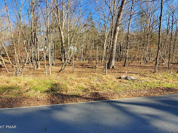 2nd image of 713 Decker Rd