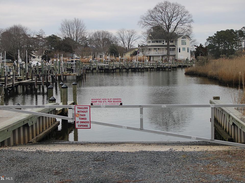 2nd image of Boat Slip Whites Creek Marina #100