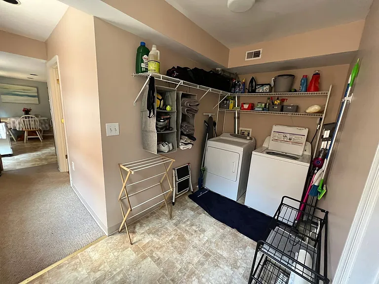 109 S Washington St — Photo 19
