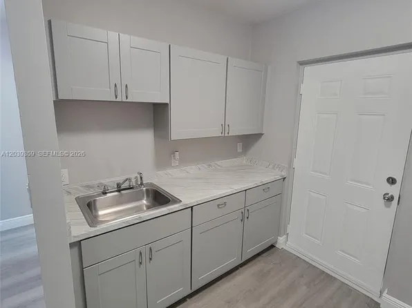 1740 NW 1st Pl APT 5, Miami, FL 33136