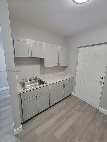 1740 NW 1st Pl #5 Photo 1