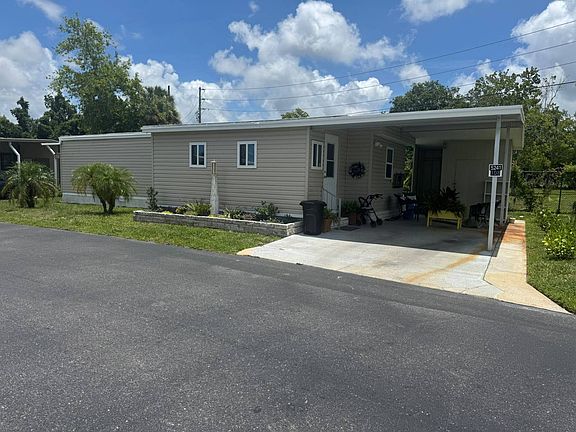 3rd image of 5241 Poinciana Cir