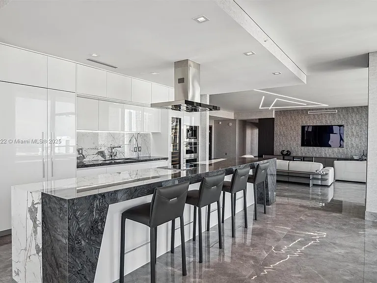 330 Sunny Isles Blvd #5-UPH04 — Photo 6