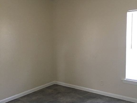 5th image of 317 Kenmar Dr