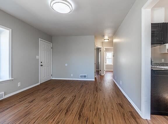 5th image of 111 Midland Dr