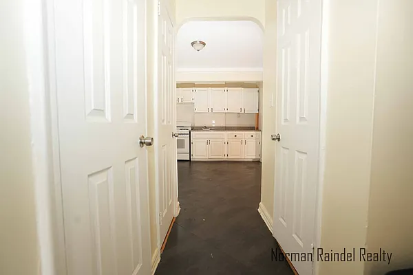 Rented by Norman Raindel, LREB | media 15