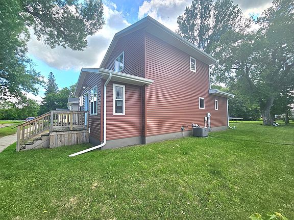 3rd image of 107 Melgaard St