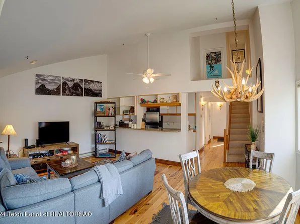 3944 S Lake Creek Dr #2-5-2, Wilson, WY 83014