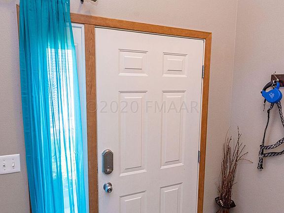 3rd image of 967 42nd Ave W
