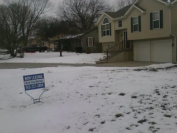 518 Utah St, Leavenworth, KS 66048