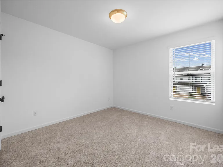 328 Drawbar Dr — Photo 16