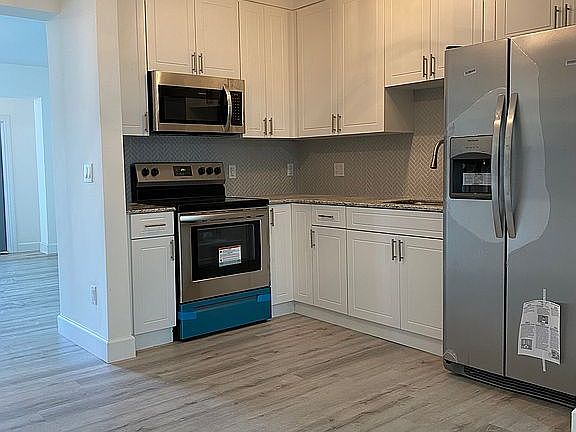 New kitchen & appliances