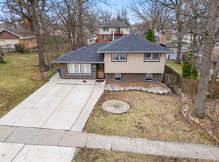 7247 W 112th St, Worth, IL 60482