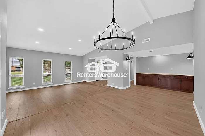 1207 Creekwood Ct — Photo 11