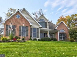 165 Swedesford Ln, Millersville, PA 17551