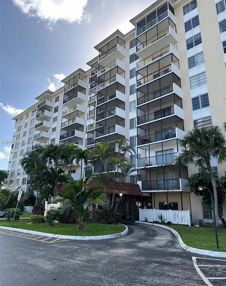 4164 Inverrary Dr APT 406