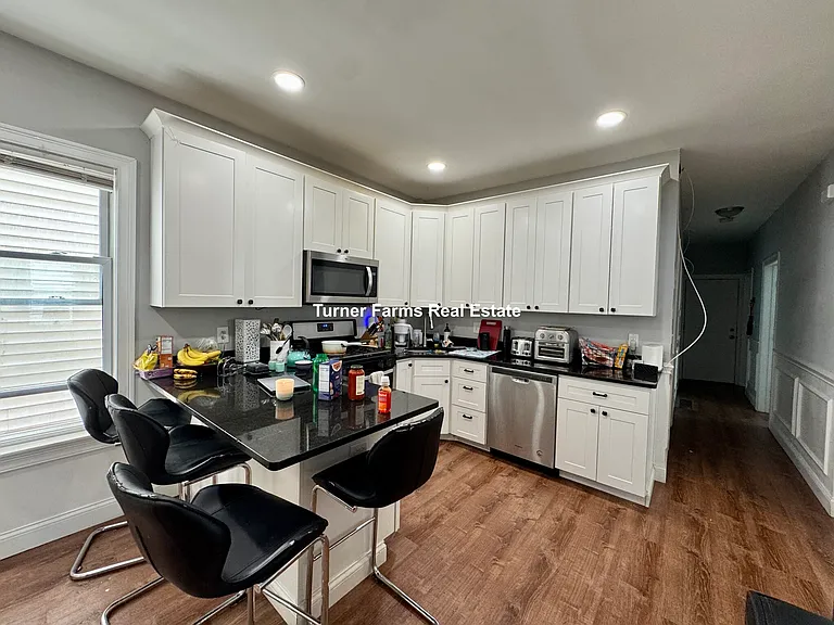 38 Crescent Ave #1A — Photo 2
