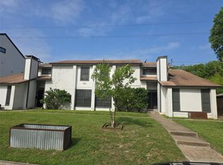 7108 Creekside Dr APT B, Austin, TX 78752