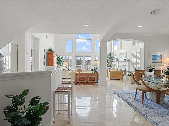 2nd image of 1615 Corniche St