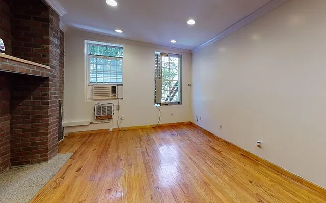 Rented by Oxford Property Group | media 10