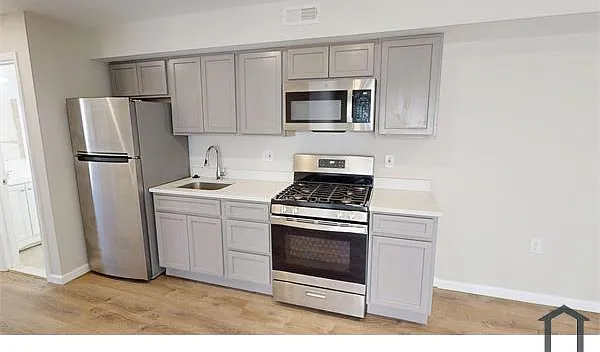 3 bed, $2,548 — Photo 4