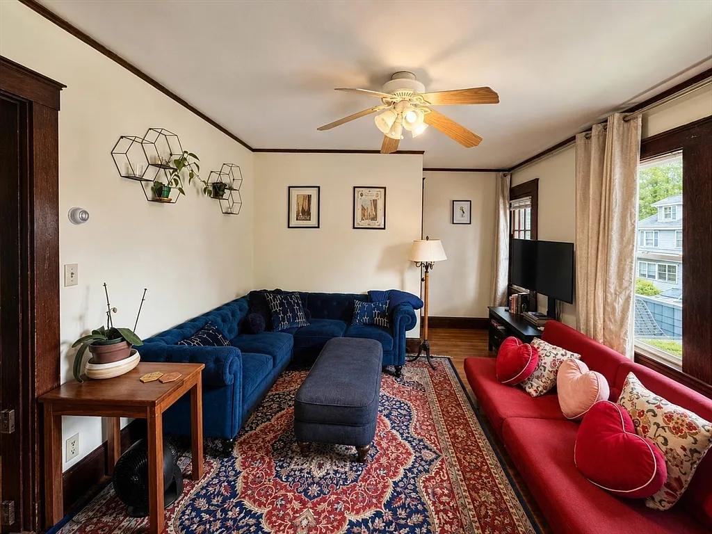 2 bed, 1.0 bath, 961 sqft, $2,495 — Photo 1