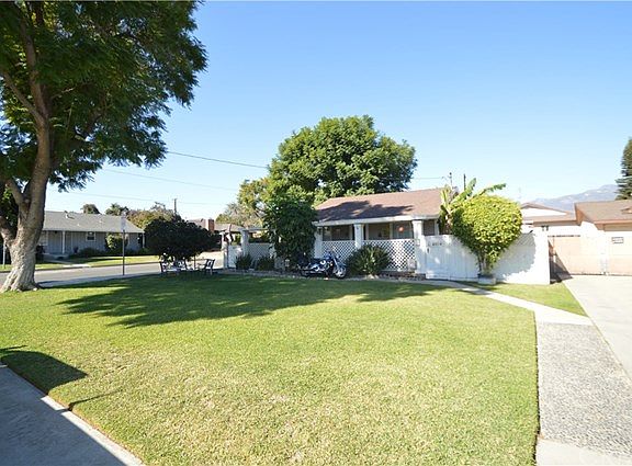 3rd image of 9537 Garibaldi Ave