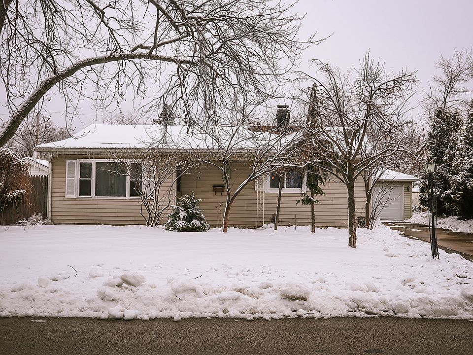 1st image of 27 Evergreen Ln