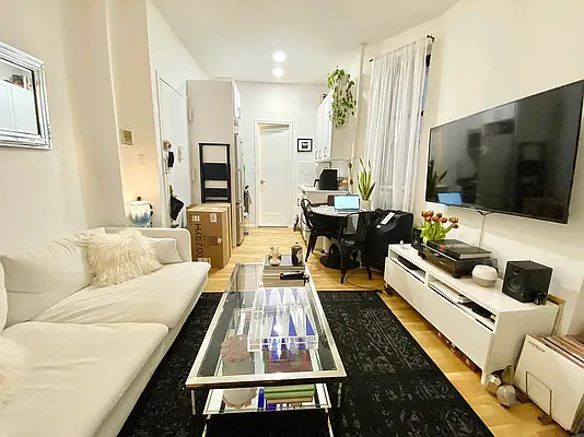 Rented by J PRESTON AND ASSOCIATES INC | media 15