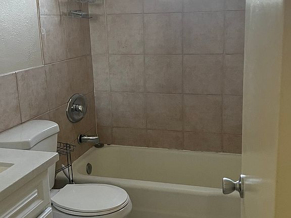 4th image of 309 E Pebble Beach Dr
