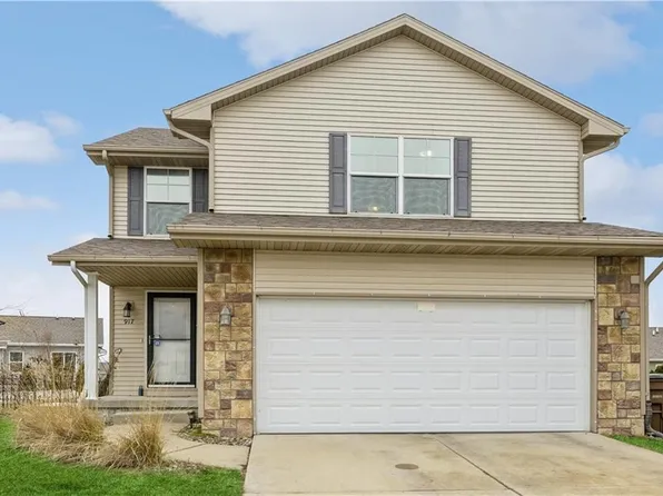 917 35th St SW, Bondurant, IA 50035