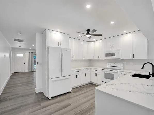 1738 NE 52nd St, Fort Lauderdale, FL 33334
