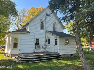 517 S 4th St, Milbank, SD 57252