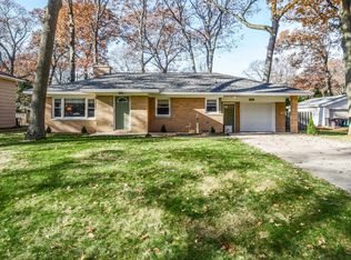 4041 Stamford Dr, Norton Shores, MI