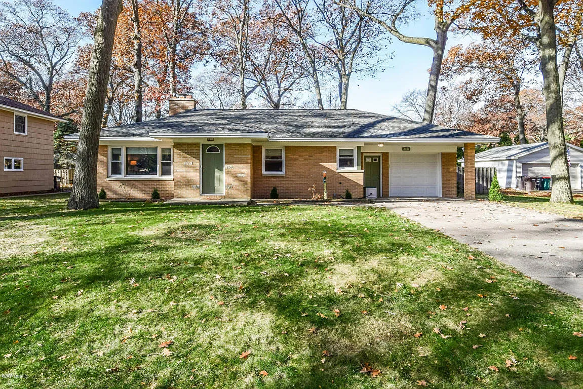 4041 Stamford Dr photo 1