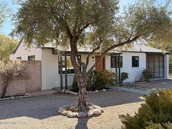 3rd image of 2710 E Hedrick Dr