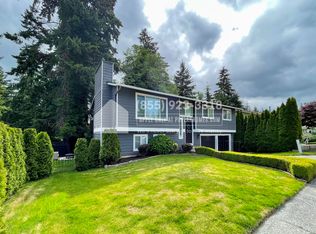 7607 Lower Ridge Rd, Everett, WA 98203