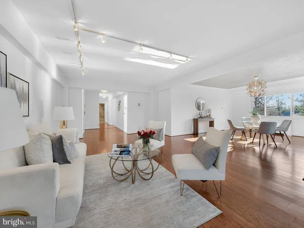 4201 Cathedral Ave NW APT 905W, Washington, DC 20016