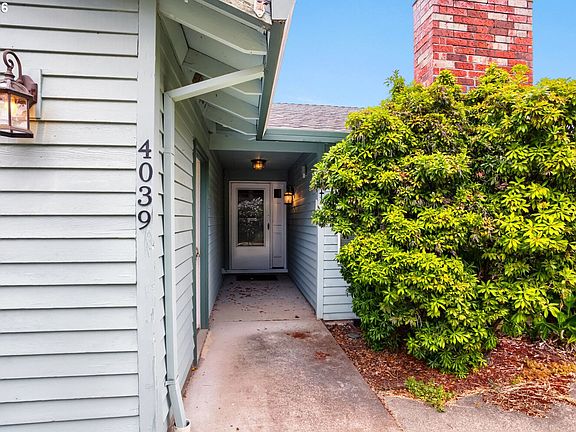 3rd image of 4039 NE Meadow Ln