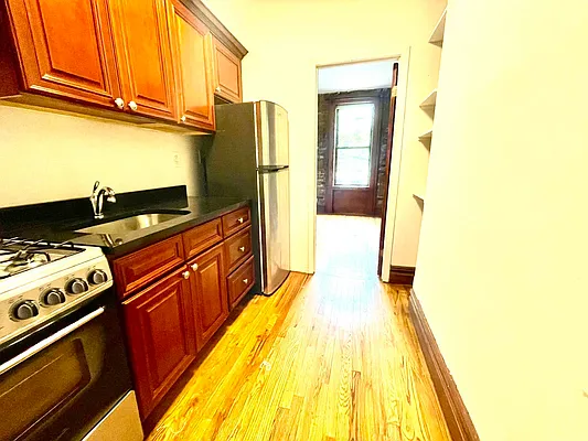 Rented by Bond New York | media 12