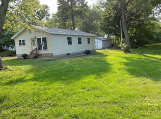 988 S 13th St, Niles, MI 49120
