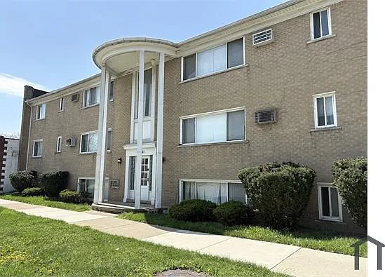 1 bed, 800 sqft, $1,000 — Photo 3