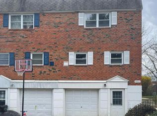 852 Arnold St, Philadelphia, PA 19111