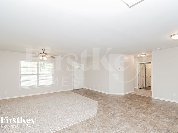 5th image of 1805 Seayes Rd